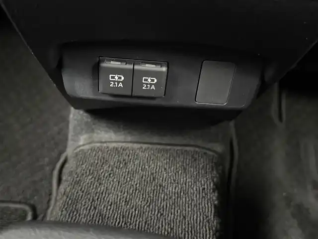トヨタ シエンタ G クエロ 愛知県 2019(平31)年 4.2万km ホワイトパールクリスタルシャイン 社外9インチナビ/フルセグTV/CD/DVD再生/Bluetooth接続/バックモニター/トヨタセーフティセンス/プリクラッシュセーフティ/レーンデイパーチャーアラート/オートマチックハイビーム/ステアリングスイッチ/両側電動スライドドア/クリアランスソナー/オートエアコン/ドライブレコーダー/ETC/コンビシート/カーテンエアバック/TRDエアロパーツ