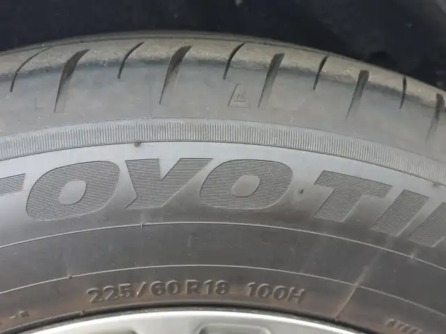 トヨタ アルファードハイブリット Z 東京都 2023(令5)年 0.9万km プラチナホワイトパールマイカ ワンオーナー/GRパフォーマンスダンパーセット/左右独立ムーンルーフ/Toyota Safety Sense/・プリクラッシュセーフティ/・レーントレーシングアシスト/・先行車発進告知機能/・オートマチックハイビーム/・レーダークルーズコントロール/・クリアランスソナー/・ブラインドスポットモニター/・ヘッドアップディスプレイ/・パノラミックビューモニター/・ドライバー異常時対応システム/・アドバンスドパーク/プッシュスタート/パドルシフト/純正ナビ/フルセグTV/ETC2.0/前後ドライブレコーダー/ワイヤレス充電器/100V電源/デジタルインナーミラー/両側パワースライドドア/レザーシート/メモリー機能付きパワーシート/オットマン/パワーバックドア/シートヒーター/ベンチレーション/ステアリングヒーター/LEDヘッドライト/18インチ純正アルミホイール/スマートキー