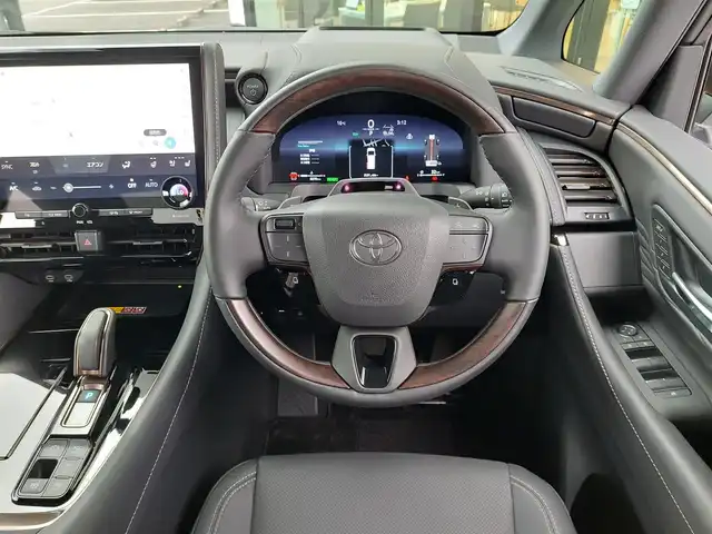 トヨタ アルファードハイブリット Z 東京都 2023(令5)年 0.9万km プラチナホワイトパールマイカ ワンオーナー/GRパフォーマンスダンパーセット/左右独立ムーンルーフ/Toyota Safety Sense/・プリクラッシュセーフティ/・レーントレーシングアシスト/・先行車発進告知機能/・オートマチックハイビーム/・レーダークルーズコントロール/・クリアランスソナー/・ブラインドスポットモニター/・ヘッドアップディスプレイ/・パノラミックビューモニター/・ドライバー異常時対応システム/・アドバンスドパーク/プッシュスタート/パドルシフト/純正ナビ/フルセグTV/ETC2.0/前後ドライブレコーダー/ワイヤレス充電器/100V電源/デジタルインナーミラー/両側パワースライドドア/レザーシート/メモリー機能付きパワーシート/オットマン/パワーバックドア/シートヒーター/ベンチレーション/ステアリングヒーター/LEDヘッドライト/18インチ純正アルミホイール/スマートキー