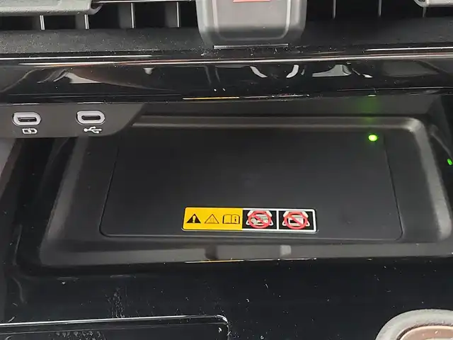 トヨタ アルファードハイブリット Z 東京都 2023(令5)年 0.9万km プラチナホワイトパールマイカ ワンオーナー/GRパフォーマンスダンパーセット/左右独立ムーンルーフ/Toyota Safety Sense/・プリクラッシュセーフティ/・レーントレーシングアシスト/・先行車発進告知機能/・オートマチックハイビーム/・レーダークルーズコントロール/・クリアランスソナー/・ブラインドスポットモニター/・ヘッドアップディスプレイ/・パノラミックビューモニター/・ドライバー異常時対応システム/・アドバンスドパーク/プッシュスタート/パドルシフト/純正ナビ/フルセグTV/ETC2.0/前後ドライブレコーダー/ワイヤレス充電器/100V電源/デジタルインナーミラー/両側パワースライドドア/レザーシート/メモリー機能付きパワーシート/オットマン/パワーバックドア/シートヒーター/ベンチレーション/ステアリングヒーター/LEDヘッドライト/18インチ純正アルミホイール/スマートキー