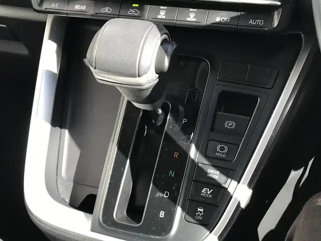 スズキ ランディ ハイブリッドG 富山県 2022(令4)年 5.6万km ホワイトパールクリスタルシャイン 〇純正ナビ/〇フルセグTV/〇バックカメラ/〇11.6インチフリップダウンモニター/〇両側パワースライドドア/〇ビルトインETC/〇前後ドラレコ/〇コーナーセンサー/〇セーフティセンス/〇革巻きステアリング/〇シートヒーター/〇左右独立温度調整オートエアコン/〇純正16インチアルミ/〇スマートキー/〇禁煙車