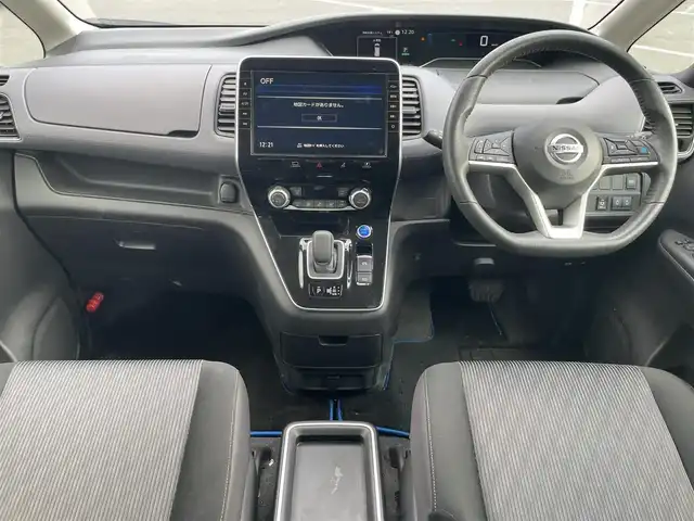 日産 セレナ e－パワー ハイウェイスター V 岡山県 2022(令4)年 5.5万km ブリリアントホワイトパール 登録時走行距離55019km/ワンオーナー/純正10インチナビ/フルセグTV(AM/FM/CD/DVD/Bluetooth)/純正11インチフリップダウンモニター/両側パワースライドドア/アラウンドビューモニター/ビルトインETC/ドライブレコーダー/インテリジェントルームミラー/ブラインドスポットモニター/プロパイロット/・インテリジェントクルーズコントロール/・車線逸脱防止支援システム/クリアランスソナー/衝突軽減ブレーキ/横滑り防止装置/オートマチックハイビーム/アイドリングストップ/電子パーキングブレーキ/オートブレーキホールド/15インチ純正AW/純正フロアマット