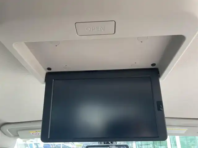 日産 セレナ e－パワー ハイウェイスター V 岡山県 2022(令4)年 5.5万km ブリリアントホワイトパール 登録時走行距離55019km/ワンオーナー/純正10インチナビ/フルセグTV(AM/FM/CD/DVD/Bluetooth)/純正11インチフリップダウンモニター/両側パワースライドドア/アラウンドビューモニター/ビルトインETC/ドライブレコーダー/インテリジェントルームミラー/ブラインドスポットモニター/プロパイロット/・インテリジェントクルーズコントロール/・車線逸脱防止支援システム/クリアランスソナー/衝突軽減ブレーキ/横滑り防止装置/オートマチックハイビーム/アイドリングストップ/電子パーキングブレーキ/オートブレーキホールド/15インチ純正AW/純正フロアマット