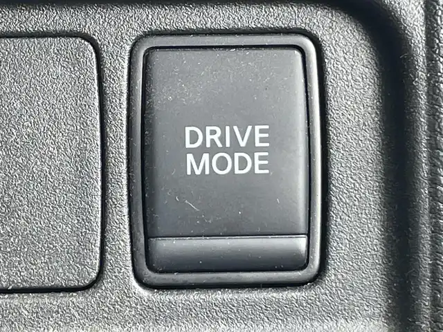 日産 セレナ e－パワー ハイウェイスター V 岡山県 2022(令4)年 5.5万km ブリリアントホワイトパール 登録時走行距離55019km/ワンオーナー/純正10インチナビ/フルセグTV(AM/FM/CD/DVD/Bluetooth)/純正11インチフリップダウンモニター/両側パワースライドドア/アラウンドビューモニター/ビルトインETC/ドライブレコーダー/インテリジェントルームミラー/ブラインドスポットモニター/プロパイロット/・インテリジェントクルーズコントロール/・車線逸脱防止支援システム/クリアランスソナー/衝突軽減ブレーキ/横滑り防止装置/オートマチックハイビーム/アイドリングストップ/電子パーキングブレーキ/オートブレーキホールド/15インチ純正AW/純正フロアマット