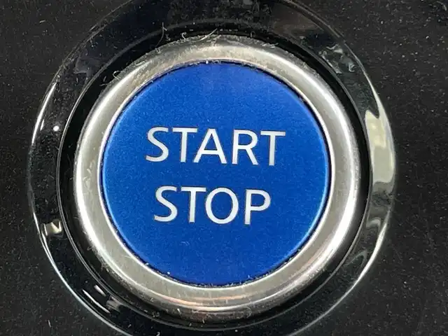 日産 セレナ e－パワー ハイウェイスター V 岡山県 2022(令4)年 5.5万km ブリリアントホワイトパール 登録時走行距離55019km/ワンオーナー/純正10インチナビ/フルセグTV(AM/FM/CD/DVD/Bluetooth)/純正11インチフリップダウンモニター/両側パワースライドドア/アラウンドビューモニター/ビルトインETC/ドライブレコーダー/インテリジェントルームミラー/ブラインドスポットモニター/プロパイロット/・インテリジェントクルーズコントロール/・車線逸脱防止支援システム/クリアランスソナー/衝突軽減ブレーキ/横滑り防止装置/オートマチックハイビーム/アイドリングストップ/電子パーキングブレーキ/オートブレーキホールド/15インチ純正AW/純正フロアマット