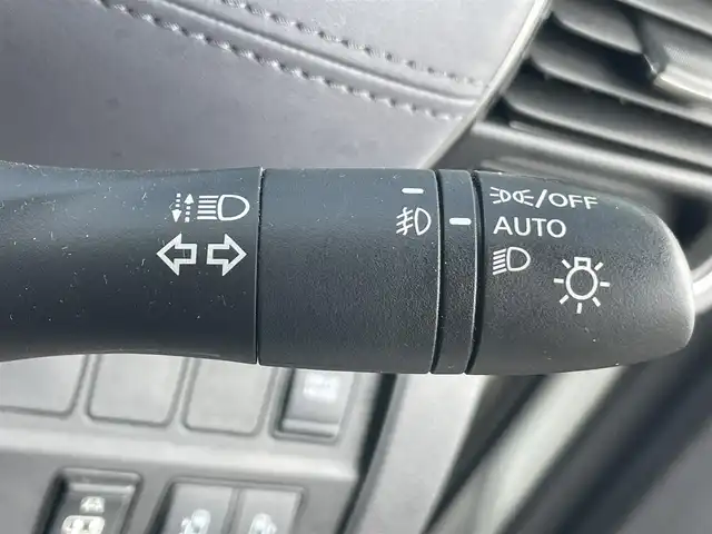 日産 セレナ e－パワー ハイウェイスター V 岡山県 2022(令4)年 5.5万km ブリリアントホワイトパール 登録時走行距離55019km/ワンオーナー/純正10インチナビ/フルセグTV(AM/FM/CD/DVD/Bluetooth)/純正11インチフリップダウンモニター/両側パワースライドドア/アラウンドビューモニター/ビルトインETC/ドライブレコーダー/インテリジェントルームミラー/ブラインドスポットモニター/プロパイロット/・インテリジェントクルーズコントロール/・車線逸脱防止支援システム/クリアランスソナー/衝突軽減ブレーキ/横滑り防止装置/オートマチックハイビーム/アイドリングストップ/電子パーキングブレーキ/オートブレーキホールド/15インチ純正AW/純正フロアマット