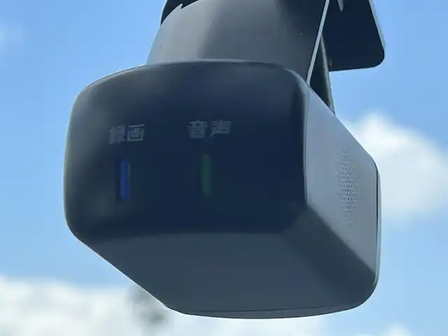 日産 セレナ e－パワー ハイウェイスター V 岡山県 2022(令4)年 5.5万km ブリリアントホワイトパール 登録時走行距離55019km/ワンオーナー/純正10インチナビ/フルセグTV(AM/FM/CD/DVD/Bluetooth)/純正11インチフリップダウンモニター/両側パワースライドドア/アラウンドビューモニター/ビルトインETC/ドライブレコーダー/インテリジェントルームミラー/ブラインドスポットモニター/プロパイロット/・インテリジェントクルーズコントロール/・車線逸脱防止支援システム/クリアランスソナー/衝突軽減ブレーキ/横滑り防止装置/オートマチックハイビーム/アイドリングストップ/電子パーキングブレーキ/オートブレーキホールド/15インチ純正AW/純正フロアマット