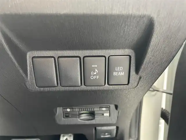 トヨタ プリウス α S ツーリングセレクション G’s 栃木県 2015(平27)年 7.9万km ホワイトパールクリスタルシャイン 純正9インチナビ/・フルセグTV/・CD/DVD/BT/・SD/AM.FM/バックカメラ/ビルトインETC/革巻きステアリング/ステアリングスイッチ/ハーフレザーシート（革調シートカバー有）/純正18インチAW/プッシュスタート/スマートキー/GPSレーダー/純正フロアマット/純正ドアバイザー/LEDヘッドライト/フォグランプ/オートライト/室内LEDランプ/横滑り防止システム/電動格納ウィンカーミラー