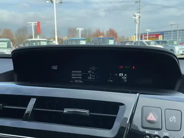 トヨタ プリウス α S ツーリングセレクション G’s 栃木県 2015(平27)年 7.9万km ホワイトパールクリスタルシャイン 純正9インチナビ/・フルセグTV/・CD/DVD/BT/・SD/AM.FM/バックカメラ/ビルトインETC/革巻きステアリング/ステアリングスイッチ/ハーフレザーシート（革調シートカバー有）/純正18インチAW/プッシュスタート/スマートキー/GPSレーダー/純正フロアマット/純正ドアバイザー/LEDヘッドライト/フォグランプ/オートライト/室内LEDランプ/横滑り防止システム/電動格納ウィンカーミラー