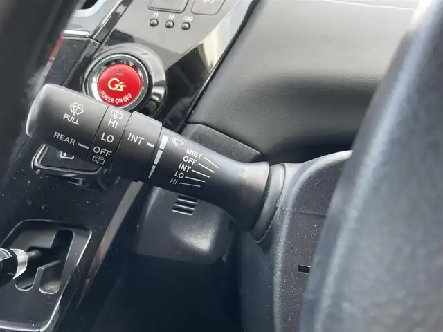 トヨタ プリウス α S ツーリングセレクション G’s 栃木県 2015(平27)年 7.9万km ホワイトパールクリスタルシャイン 純正9インチナビ/・フルセグTV/・CD/DVD/BT/・SD/AM.FM/バックカメラ/ビルトインETC/革巻きステアリング/ステアリングスイッチ/ハーフレザーシート（革調シートカバー有）/純正18インチAW/プッシュスタート/スマートキー/GPSレーダー/純正フロアマット/純正ドアバイザー/LEDヘッドライト/フォグランプ/オートライト/室内LEDランプ/横滑り防止システム/電動格納ウィンカーミラー