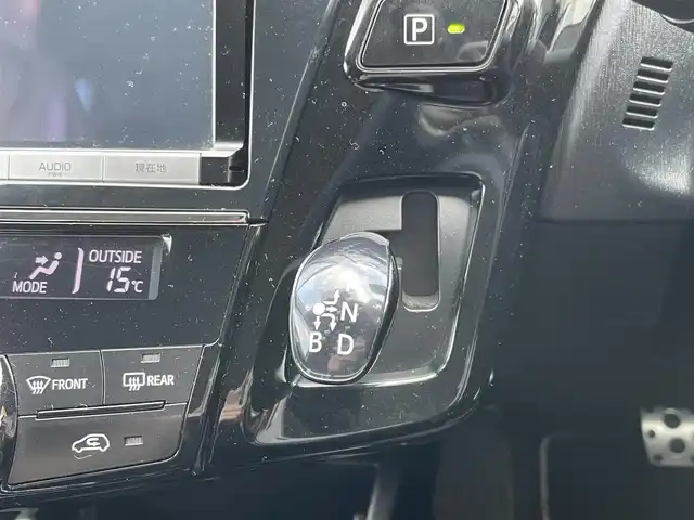 トヨタ プリウス α S ツーリングセレクション G’s 栃木県 2015(平27)年 7.9万km ホワイトパールクリスタルシャイン 純正9インチナビ/・フルセグTV/・CD/DVD/BT/・SD/AM.FM/バックカメラ/ビルトインETC/革巻きステアリング/ステアリングスイッチ/ハーフレザーシート（革調シートカバー有）/純正18インチAW/プッシュスタート/スマートキー/GPSレーダー/純正フロアマット/純正ドアバイザー/LEDヘッドライト/フォグランプ/オートライト/室内LEDランプ/横滑り防止システム/電動格納ウィンカーミラー