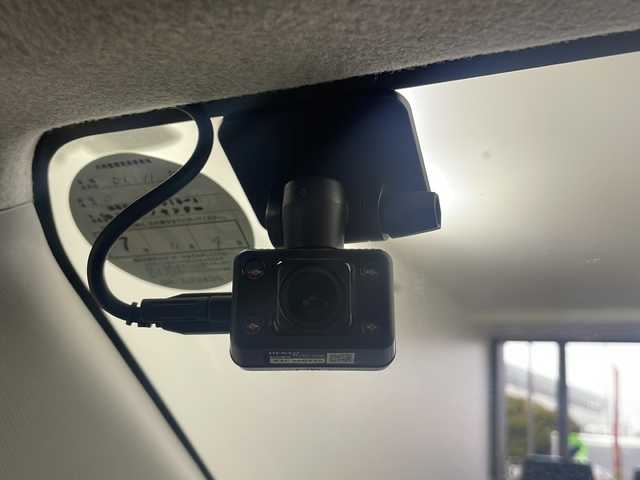 ダイハツ ミラ イース L SAⅢ 大阪府 2020(令2)年 3万km ホワイト 社外ナビ/【Bluetooth/FM/AM/USB接続】/スマートアシストIII/・衝突軽減/・オートマチックハイビーム/・車線逸脱警報/・誤発進抑制機能/・前後コーナーセンサー/ライトレベライザー/シガーソケット/ハロゲンヘッドライト/オートライト/純正フロアマット/アイドリングストップ