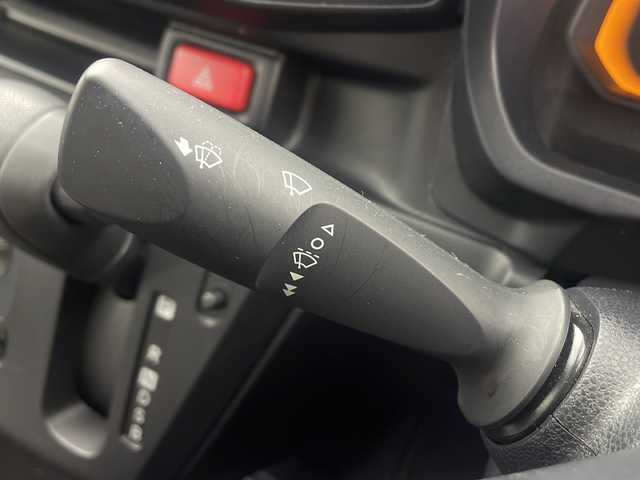 ダイハツ ミラ イース L SAⅢ 大阪府 2020(令2)年 3万km ホワイト 社外ナビ/【Bluetooth/FM/AM/USB接続】/スマートアシストIII/・衝突軽減/・オートマチックハイビーム/・車線逸脱警報/・誤発進抑制機能/・前後コーナーセンサー/ライトレベライザー/シガーソケット/ハロゲンヘッドライト/オートライト/純正フロアマット/アイドリングストップ