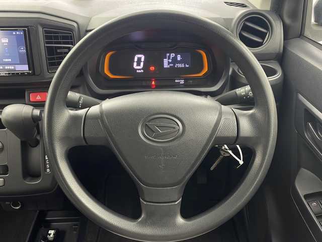 ダイハツ ミラ イース L SAⅢ 大阪府 2020(令2)年 3万km ホワイト 社外ナビ/【Bluetooth/FM/AM/USB接続】/スマートアシストIII/・衝突軽減/・オートマチックハイビーム/・車線逸脱警報/・誤発進抑制機能/・前後コーナーセンサー/ライトレベライザー/シガーソケット/ハロゲンヘッドライト/オートライト/純正フロアマット/アイドリングストップ