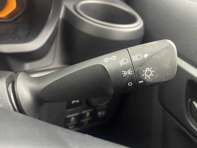 ダイハツ ミラ イース L SAⅢ 大阪府 2020(令2)年 3万km ホワイト 社外ナビ/【Bluetooth/FM/AM/USB接続】/スマートアシストIII/・衝突軽減/・オートマチックハイビーム/・車線逸脱警報/・誤発進抑制機能/・前後コーナーセンサー/ライトレベライザー/シガーソケット/ハロゲンヘッドライト/オートライト/純正フロアマット/アイドリングストップ