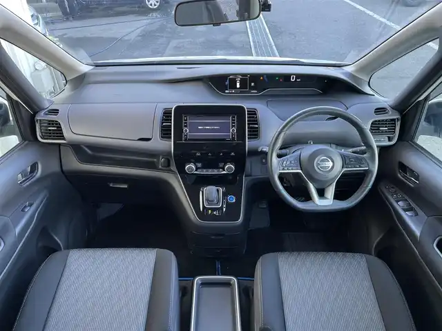 日産 セレナ e－パワー ハイウェイスター V 東京都 2020(令2)年 6.5万km ブリリアントホワイトパール 純正ナビ　/Bluetooth　/CD　/DVD　/TV　/USB　/全周囲カメラ　/両側電動スライドドア　/ドライブレコーダー　/クルーズコントロールシステム　/ETC　/BSM　/純正フロアマット　/純正アルミホイール/ABS/横滑り防止装置/コーナーセンサー/レーンアシスト/オートライト/衝突被害軽減システム