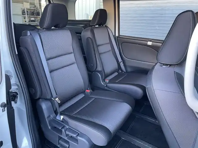 日産 セレナ e－パワー ハイウェイスター V 東京都 2020(令2)年 6.5万km ブリリアントホワイトパール 純正ナビ　/Bluetooth　/CD　/DVD　/TV　/USB　/全周囲カメラ　/両側電動スライドドア　/ドライブレコーダー　/クルーズコントロールシステム　/ETC　/BSM　/純正フロアマット　/純正アルミホイール/ABS/横滑り防止装置/コーナーセンサー/レーンアシスト/オートライト/衝突被害軽減システム