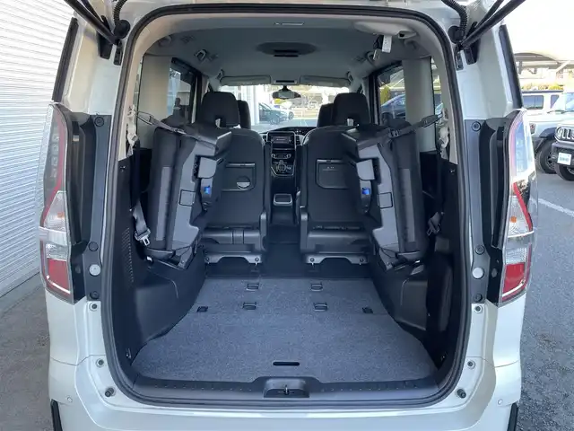 日産 セレナ e－パワー ハイウェイスター V 東京都 2020(令2)年 6.5万km ブリリアントホワイトパール 純正ナビ　/Bluetooth　/CD　/DVD　/TV　/USB　/全周囲カメラ　/両側電動スライドドア　/ドライブレコーダー　/クルーズコントロールシステム　/ETC　/BSM　/純正フロアマット　/純正アルミホイール/ABS/横滑り防止装置/コーナーセンサー/レーンアシスト/オートライト/衝突被害軽減システム