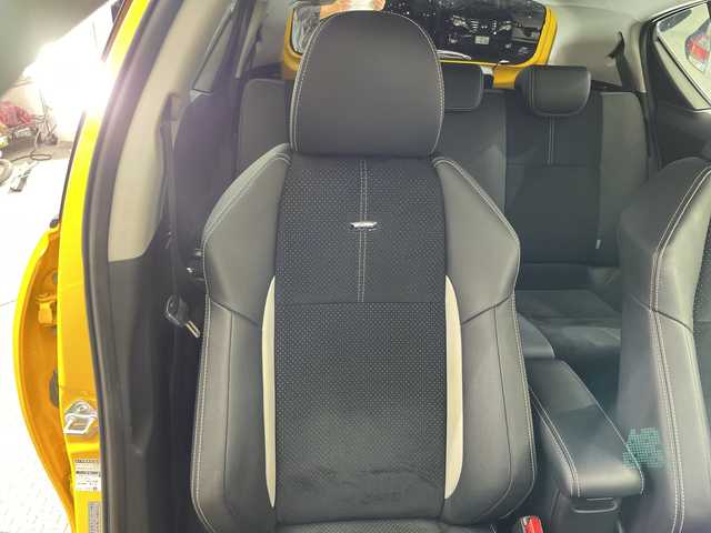 トヨタ アクア G G’s 栃木県 2017(平29)年 3.1万km イエロー 純正SDナビ/(CD/ワンセグTV/Bluetooth/SD/AUX)/バックカメラ/ビルトインETC/前方ドライブレコーダー/ハーフレザーシート/シーケンシャルウィンカー/オートライト/LEDヘッドライト/横滑り防止装置/フォグランプ/スマートキー/プッシュスタート/ステアリングスイッチ/革巻きステアリング/ウィンカーミラー/１７インチ純正アルミホイール/純正フロアマット/社外スプリング