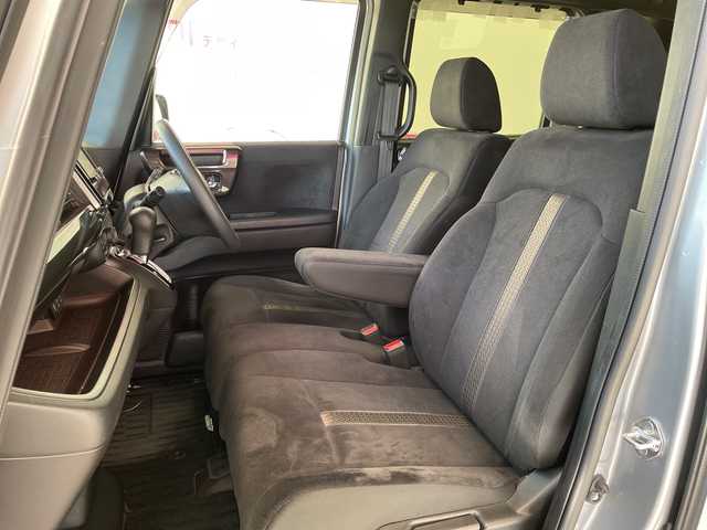 ホンダ Ｎ ＢＯＸ カスタム G L ホンダセンシング 埼玉県 2018(平30)年 4万km ルナシルバーM ホンダセンシング /メモリナビ/　　CD/DVD/BT/フルセグ /バックカメラ /片側パワースライドドア /レーダークルーズコントロール /LEDオートライト /純正14インチアルミホイール /純正ETC /禁煙車