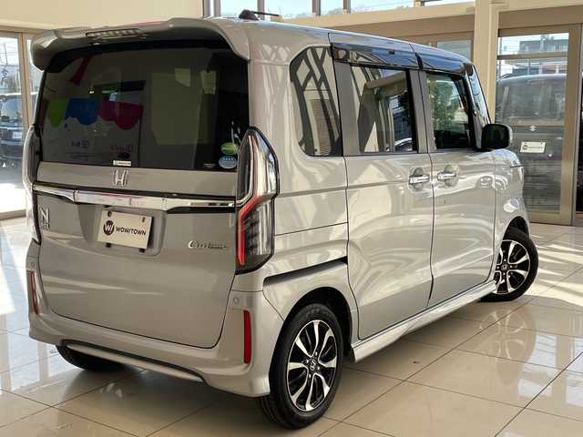 ホンダ Ｎ ＢＯＸ カスタム G L ホンダセンシング 埼玉県 2018(平30)年 4万km ルナシルバーM ホンダセンシング /メモリナビ/　　CD/DVD/BT/フルセグ /バックカメラ /片側パワースライドドア /レーダークルーズコントロール /LEDオートライト /純正14インチアルミホイール /純正ETC /禁煙車