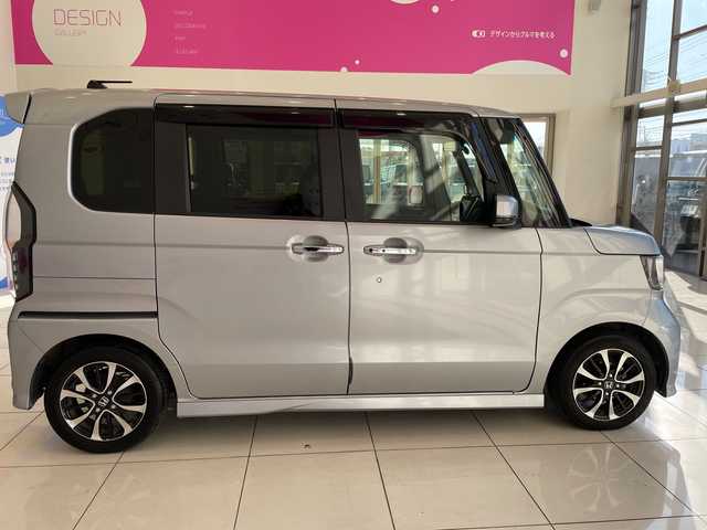 ホンダ Ｎ ＢＯＸ カスタム G L ホンダセンシング 埼玉県 2018(平30)年 4万km ルナシルバーM ホンダセンシング /メモリナビ/　　CD/DVD/BT/フルセグ /バックカメラ /片側パワースライドドア /レーダークルーズコントロール /LEDオートライト /純正14インチアルミホイール /純正ETC /禁煙車