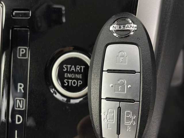 日産 セレナ ハイウェイスターVセレクションⅡ 岡山県 2019(令1)年 3.8万km ダイヤモンドブラック ワンオーナー /禁煙車 /純正9インチナビ /フルセグTV /ETC /ドライブレコーダー /アラウンドビューモニター /エマージェンシーブレーキ /両側パワースライドドア /パーキングアシスト /インテリジェントキー/純正LEDヘッドライト/フロントフォグ/アイドリングストップ/サンシェード/クルーズコントロール/ドアバイザー/オートマチックハイビーム/ハンズフリースライドドア