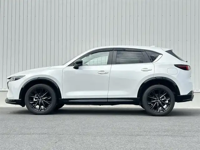 マツダ ＣＸ－５ 20S ブラックトーンED 群馬県 2022(令4)年 2.3万km ロジウムホワイトプレミアムメタリック 純正SDマツダコネクトナビ/AM/FM/CD/Bluetooth/USB/アップルカープレイ/フルセグTV/全周囲モニター/ハーフレザーシート/D/N席シートヒーター/革巻きステアリング/ハンドルヒーター/パドルシフト/アイドリングストップ/横滑り防止/コーナーセンサー/ヘッドアップディスプレイ/BSM(ブラインドスポットモニター)/RCTA(リア・クロス・トラフィック・アラート)/オートブレーキホールド/アドバイストスマートシティブレーキサポート/AT誤発信抑制装置/SBS（スマートブレーキサポート)/車線逸脱警報/レーンキープアシスト/ETC2.0/前後ドライブレコーダー/純正フロアマット/純正ドアバイザー/スマートキー/取扱説明書/保証書/スペアキー