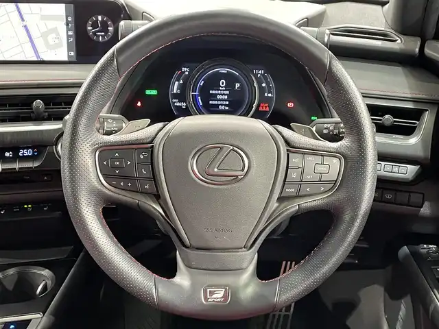 レクサス ＵＸ 250h Fスポーツ 愛知県 2020(令2)年 4.9万km ホワイトノーヴァガラスフレーク 純正１０．３インチナビ/プリクラッシュセーフティ/レーダークルーズコントロール　/レーンキープアシスト/ブラインドスポットモニター/クリアランスソナー/先行車発進告知/パワーバックドア/パドルシフト/バックカメラ/ハンドルヒーター/シートヒーター/シートクーラー/赤革シート/シートメモリー/前後ドライブレコーダー/ビルトインＥＴＣ２．０/USB入力端子/ISOFIX/純正フロアマット/純正18インチアルミホイール