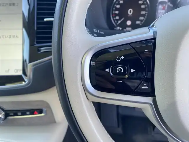 ボルボ ＸＣ９０ B6 AWD インスクリプション 福岡県 2021(令3)年 3.7万km パール ・サンルーフ/・アダプティブクルーズコントロール/・純正メモリーナビ／ＵＳＢ／Ｂｌｕｅｔｏｏｔｈ／ｉＰｏｄ／ＡｐｐｌｅＣａｒＰｌａy/・全方位カメラ/・白革シート／シートヒーター/・前後ドライブレコーダー/・フルセグ/・ETC/・純正20AW/・プッシュスタート/・自動駐車システム/・パーキングアシスト/・アイドリングストップ/・スマートキー/・パワーシート/・レーンキープアシスト/・オートライト/・置くだけ充電