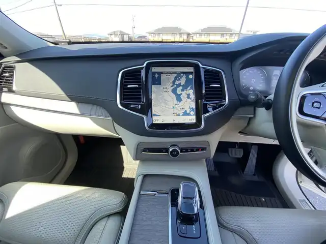 ボルボ ＸＣ９０ B6 AWD インスクリプション 福岡県 2021(令3)年 3.7万km パール ・サンルーフ/・アダプティブクルーズコントロール/・純正メモリーナビ／ＵＳＢ／Ｂｌｕｅｔｏｏｔｈ／ｉＰｏｄ／ＡｐｐｌｅＣａｒＰｌａy/・全方位カメラ/・白革シート／シートヒーター/・前後ドライブレコーダー/・フルセグ/・ETC/・純正20AW/・プッシュスタート/・自動駐車システム/・パーキングアシスト/・アイドリングストップ/・スマートキー/・パワーシート/・レーンキープアシスト/・オートライト/・置くだけ充電