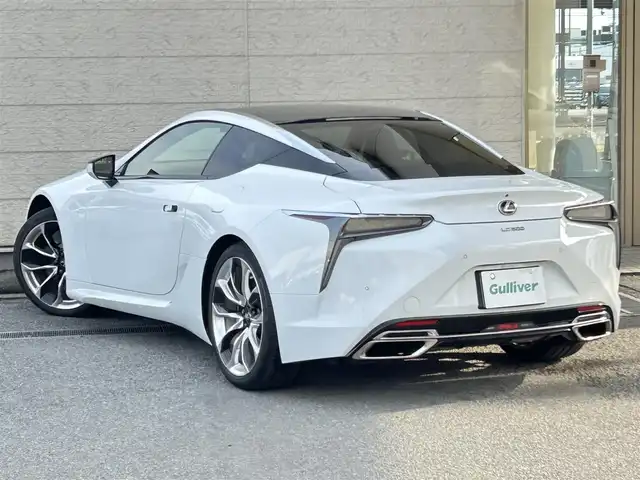 レクサス ＬＣ 500 Sパッケージ 兵庫県 2021(令3)年 3.8万km ホワイトノーヴァガラスフレーク 純正メモリナビ/フルセグTV/Bluetooth/CD/DVD/USB/バックカメラ/ETC2.0/純正ドライブレコーダー/TOM’S L.T.SIII（電子スロットルコントローラー）/SUPER CAT（レーダー探知機）/Lexus Safety System +/衝突軽減カメラ/車線逸脱防止機能/レーダークルーズコントロール/BSM/クリアランスソナー/プレミアムサウンド「mark levinson」/ヘッドアップディスプレイ/「オーカー」セミアニリン本革＆アルカンターラ/パドルシフト/前席パワーシート/シートメモリー3/電動テレスコチルト/電動パーキングブレーキ/オートブレーキホールド/カーボンルーフ/カーボンスカッフプレート/可変式ウイング/純正21インチAW/スマートキー/スペアキー/カードキー/取扱説明書