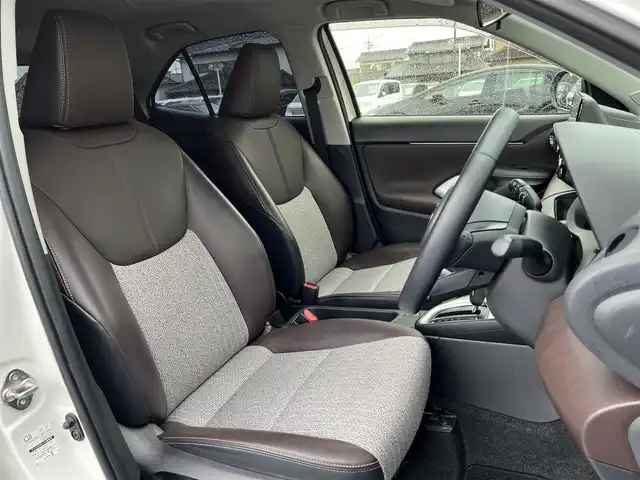 トヨタ ヤリスクロス ハイブリッド Z 栃木県 2022(令4)年 6万km ホワイトパールクリスタルシャイン 純正8インチディスプレイオーディオ/フルセグTV/バックカメラ/パノラマモニター/ビルトインETC/セーフティセンス/・レーダークルーズコントロール/・プリクラッシュセーフティシステム/・先行車発進告知機能/・セカンダーリーコリジョンブレーキ/・インテリジェントクリアランスソナー/・標識認識機能/・速度認識機能/〇LEDヘッドランプ/〇オートライト/〇純正18インチアルミ/〇革巻きステアリング/〇オートエアコン/〇合皮/ファブリックコンビシート/〇前席シートヒーター/〇運転席パワーシート/〇通信用USB端子/充電用USB端子/〇スマートエントリー/スタートシステム/ビルトインETC/〇禁煙車