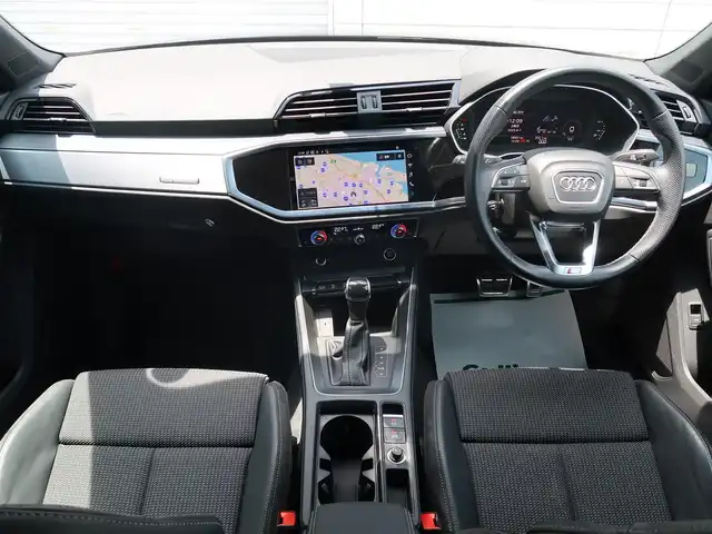 アウディ Ｑ３ SB 35TFSI Sライン 石川県 2021(令3)年 1.8万km ミトスブラックメタリック スマートキー/プッシュスタート/オートライト/LEDライト/Rフォグランプ/純正メモリーナビゲーション/Bluetooth/ビルトインETC2.0/全方位カメラ/電動シート/シートヒーター/ハーフレザー/パワーバックドア/衝突軽減装置/レーンアシスト/ブラインドスポットモニター/クルーズコントロール/純正ドライブレコーダー（前後）/ルーフレール