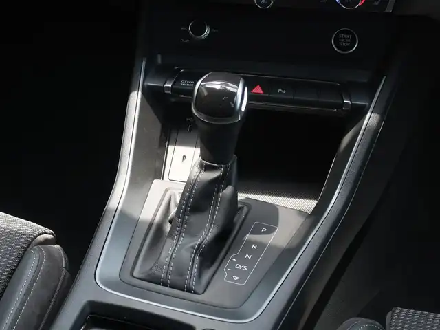 アウディ Ｑ３ SB 35TFSI Sライン 石川県 2021(令3)年 1.8万km ミトスブラックメタリック スマートキー/プッシュスタート/オートライト/LEDライト/Rフォグランプ/純正メモリーナビゲーション/Bluetooth/ビルトインETC2.0/全方位カメラ/電動シート/シートヒーター/ハーフレザー/パワーバックドア/衝突軽減装置/レーンアシスト/ブラインドスポットモニター/クルーズコントロール/純正ドライブレコーダー（前後）/ルーフレール
