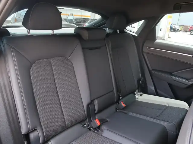アウディ Ｑ３ SB 35TFSI Sライン 石川県 2021(令3)年 1.8万km ミトスブラックメタリック スマートキー/プッシュスタート/オートライト/LEDライト/Rフォグランプ/純正メモリーナビゲーション/Bluetooth/ビルトインETC2.0/全方位カメラ/電動シート/シートヒーター/ハーフレザー/パワーバックドア/衝突軽減装置/レーンアシスト/ブラインドスポットモニター/クルーズコントロール/純正ドライブレコーダー（前後）/ルーフレール