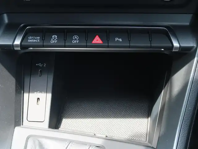 アウディ Ｑ３ SB 35TFSI Sライン 石川県 2021(令3)年 1.8万km ミトスブラックメタリック スマートキー/プッシュスタート/オートライト/LEDライト/Rフォグランプ/純正メモリーナビゲーション/Bluetooth/ビルトインETC2.0/全方位カメラ/電動シート/シートヒーター/ハーフレザー/パワーバックドア/衝突軽減装置/レーンアシスト/ブラインドスポットモニター/クルーズコントロール/純正ドライブレコーダー（前後）/ルーフレール