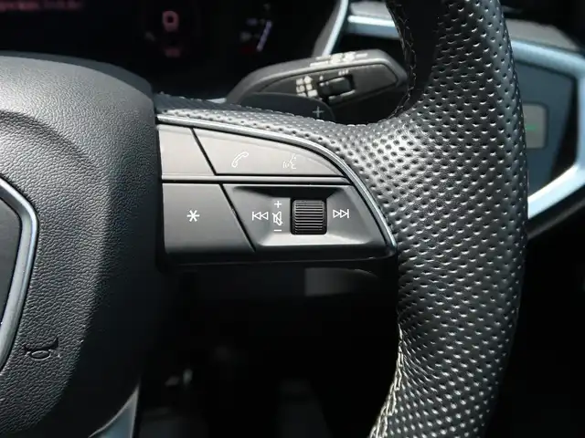 アウディ Ｑ３ SB 35TFSI Sライン 石川県 2021(令3)年 1.8万km ミトスブラックメタリック スマートキー/プッシュスタート/オートライト/LEDライト/Rフォグランプ/純正メモリーナビゲーション/Bluetooth/ビルトインETC2.0/全方位カメラ/電動シート/シートヒーター/ハーフレザー/パワーバックドア/衝突軽減装置/レーンアシスト/ブラインドスポットモニター/クルーズコントロール/純正ドライブレコーダー（前後）/ルーフレール