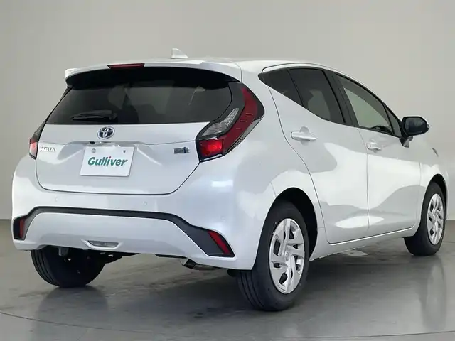 トヨタ アクア G 愛知県 2023(令5)年 1.1万km プラチナホワイトパールマイカ 純正１０．５型ディスプレイ　ミラキャスト対応　スマホ連動　バックカメラ　ＥＴＣ　ＬＥＤオートライト　セーフティセンス　衝突軽減　追従クルコン　車線逸脱　誤発進防止　ＡＣ１００Ｖ　コーナーセンサー　禁煙