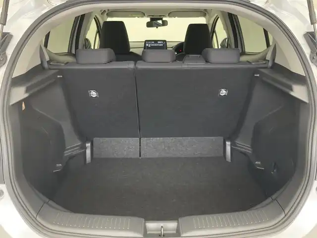 トヨタ アクア G 愛知県 2023(令5)年 1.1万km プラチナホワイトパールマイカ 純正１０．５型ディスプレイ　ミラキャスト対応　スマホ連動　バックカメラ　ＥＴＣ　ＬＥＤオートライト　セーフティセンス　衝突軽減　追従クルコン　車線逸脱　誤発進防止　ＡＣ１００Ｖ　コーナーセンサー　禁煙