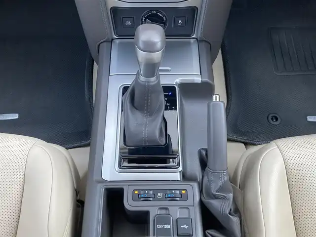 トヨタ ランドクルーザー プラド TX Lパッケージ マットブラED 千葉県 2023(令5)年 3.5万km アティチュードブラックマイカ 純正メモリナビ/(フルセグTV/BT/FM/AM)/全周囲カメラ/サンルーフ/衝突被害軽減システム/車線逸脱警報/クルーズコントロール/レザーシート/シートヒーター/ベンチレーション/横滑り防止装置/ETC2.0/LEDヘッドライト/フォグランプ/オートライト/ウィンカーミラー/電動格納ミラー/純正18インチAW/シートリフター/プッシュスタート/スマートキー/フロアマット/取扱説明書/保証書