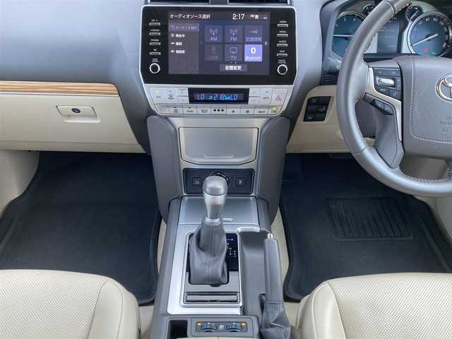 トヨタ ランドクルーザー プラド TX Lパッケージ マットブラED 千葉県 2023(令5)年 3.5万km アティチュードブラックマイカ 純正メモリナビ/(フルセグTV/BT/FM/AM)/全周囲カメラ/サンルーフ/衝突被害軽減システム/車線逸脱警報/クルーズコントロール/レザーシート/シートヒーター/ベンチレーション/横滑り防止装置/ETC2.0/LEDヘッドライト/フォグランプ/オートライト/ウィンカーミラー/電動格納ミラー/純正18インチAW/シートリフター/プッシュスタート/スマートキー/フロアマット/取扱説明書/保証書