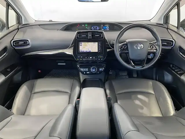 トヨタ プリウス Sツーリングセレクション 岐阜県 2019(令1)年 3.9万km ホワイトパールクリスタルシャイン 純正SDナビ//bluetooth/CD/DVD/フルセグTV/純正ドライブレコーダー/バックカメラ/レザーシート/ビルトインETC/シートヒーター/追従式クルーズコントロール/純正17インチアルミホイール/オートライト/スペアキー/取扱説明書/保証書