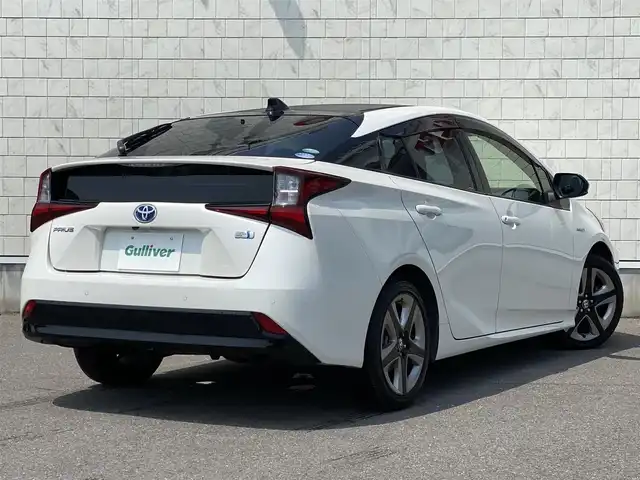 トヨタ プリウス Sツーリングセレクション 岐阜県 2019(令1)年 3.9万km ホワイトパールクリスタルシャイン 純正SDナビ//bluetooth/CD/DVD/フルセグTV/純正ドライブレコーダー/バックカメラ/レザーシート/ビルトインETC/シートヒーター/追従式クルーズコントロール/純正17インチアルミホイール/オートライト/スペアキー/取扱説明書/保証書