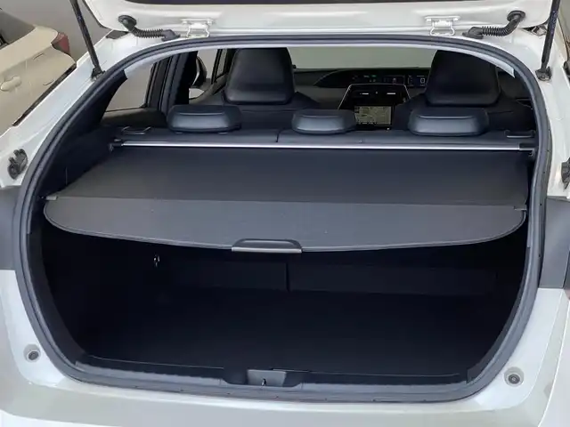トヨタ プリウス Sツーリングセレクション 岐阜県 2019(令1)年 3.9万km ホワイトパールクリスタルシャイン 純正SDナビ//bluetooth/CD/DVD/フルセグTV/純正ドライブレコーダー/バックカメラ/レザーシート/ビルトインETC/シートヒーター/追従式クルーズコントロール/純正17インチアルミホイール/オートライト/スペアキー/取扱説明書/保証書