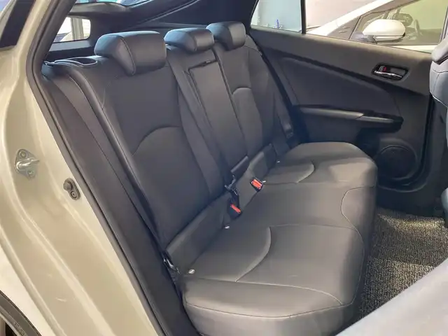 トヨタ プリウス Sツーリングセレクション 岐阜県 2019(令1)年 3.9万km ホワイトパールクリスタルシャイン 純正SDナビ//bluetooth/CD/DVD/フルセグTV/純正ドライブレコーダー/バックカメラ/レザーシート/ビルトインETC/シートヒーター/追従式クルーズコントロール/純正17インチアルミホイール/オートライト/スペアキー/取扱説明書/保証書