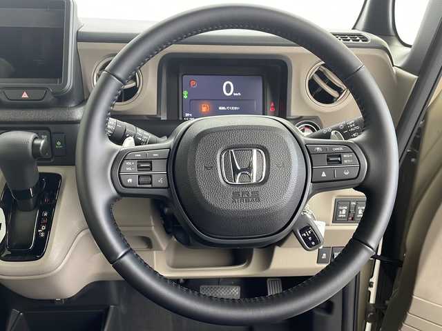 ホンダ Ｎ ＢＯＸ JOY ターボ 千葉県 2025(令7)年 0.1万km未満 ベージュⅡ 禁煙車/ホンダセンシング/・衝突軽減ブレーキ/・急アクセル抑制機能/・歩行者事故低減ステアリング/・路外逸脱抑制機能/・レーダークルーズコントロール/・後方誤発進抑制機能/・標識認識機能/・オートブレーキホールド/両側パワースライドドア/レーダークルーズコントロール/LEDオートライト/ハーフレザーシート/シートヒーター/純正14インチアルミホイール/オートエアコン/アイドリングストップ/USBポート/プッシュスタート/スマートキー