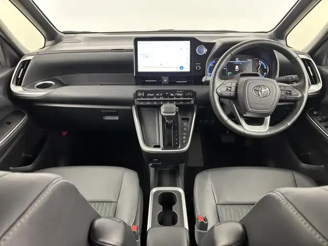 トヨタ ノア ハイブリッド Z 埼玉県 2022(令4)年 2.8万km アティチュードブラックマイカ ナビ/  AM/FM/TV/BT/USB/CD/DVD/HDMI/両側パワースライドドア/左側電動ステップ/レーダークルーズコントロール/レーンキープアシスト/コーナーセンサー/横滑り防止措置/オートマッチクハイビーム/ブラインドスポットモニター/プロアクティブドライビングアシスト/ドライブモード/EVモード/純正フロアマット/革巻きステアリング/シートヒーター