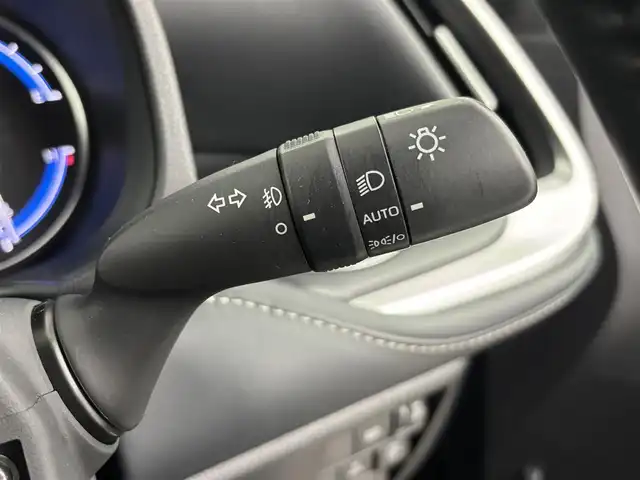 トヨタ ノア ハイブリッド Z 埼玉県 2022(令4)年 2.8万km アティチュードブラックマイカ ナビ/  AM/FM/TV/BT/USB/CD/DVD/HDMI/両側パワースライドドア/左側電動ステップ/レーダークルーズコントロール/レーンキープアシスト/コーナーセンサー/横滑り防止措置/オートマッチクハイビーム/ブラインドスポットモニター/プロアクティブドライビングアシスト/ドライブモード/EVモード/純正フロアマット/革巻きステアリング/シートヒーター
