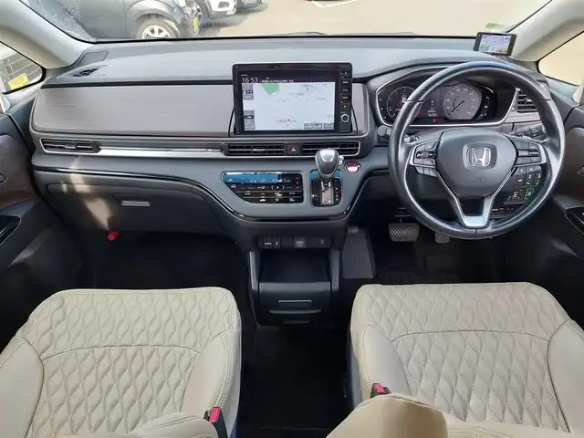 ホンダ オデッセイ アブソルート EX 東京都 2022(令4)年 2.5万km プレミアムスパークルブラックパール Honda SENSING/・衝突軽減ブレーキ/・誤発進抑制機能/・標識認識機能/・路外逸脱抑制機能/・車線維持支援システム/・先行車発進お知らせ機能/・アダプティブクルーズコントロール/・オートハイビーム/・ブラインドスポットインフォメーション/・マルチビューカメラシステム/・スマートパーキングアシストシステム/プッシュスタート/アイドリングストップ/パドルシフト/純正ナビ/フルセグTV/ビルトインETC2.0/ドライブレコーダー/GPSレーダー/両側パワースライドドア/パワーテールゲート/レザー調シートカバー/シートヒーター/オットマン/LEDヘッドライト/ドアバイザー/18インチ純正アルミホイール